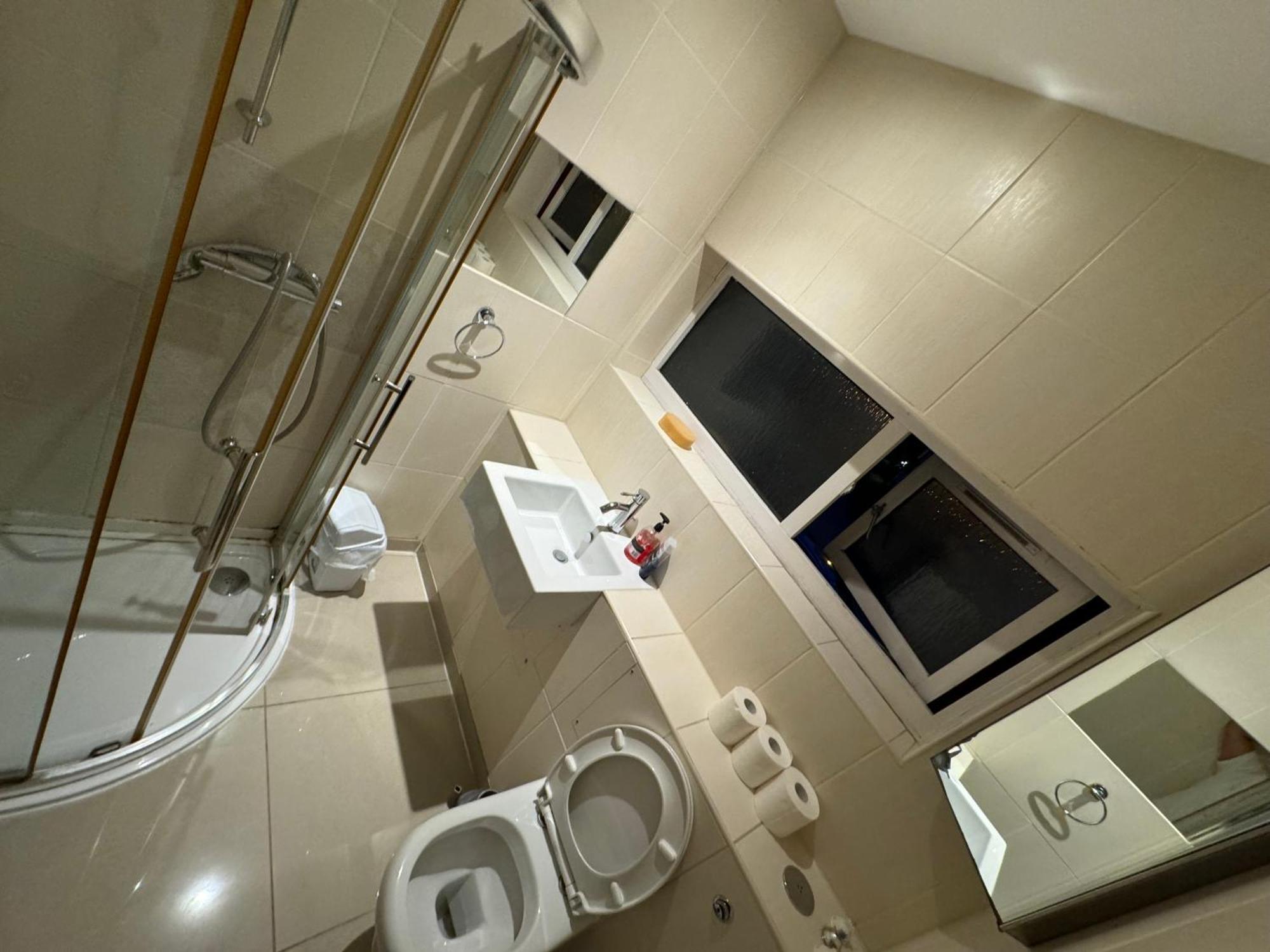 Cozy Rooms Near Central 런던 외부 사진